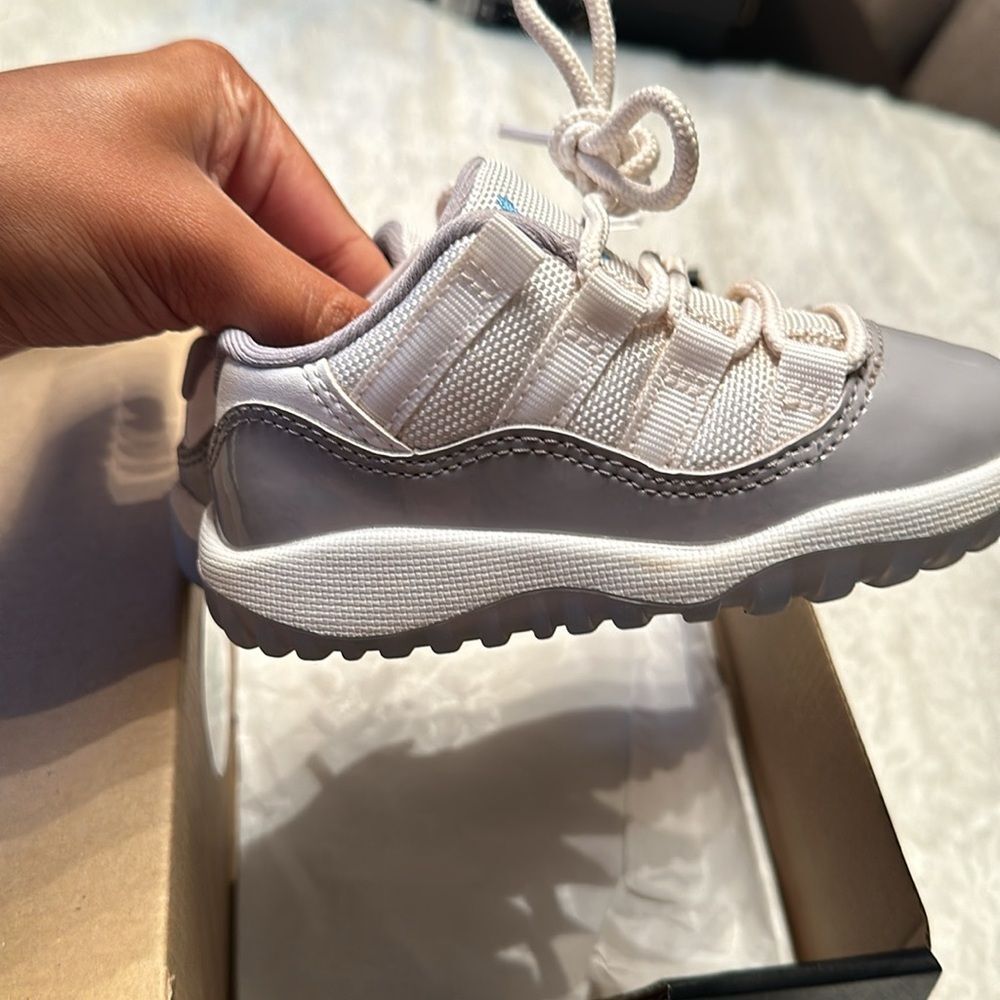 Jordan retro 11 cool grey size 7
